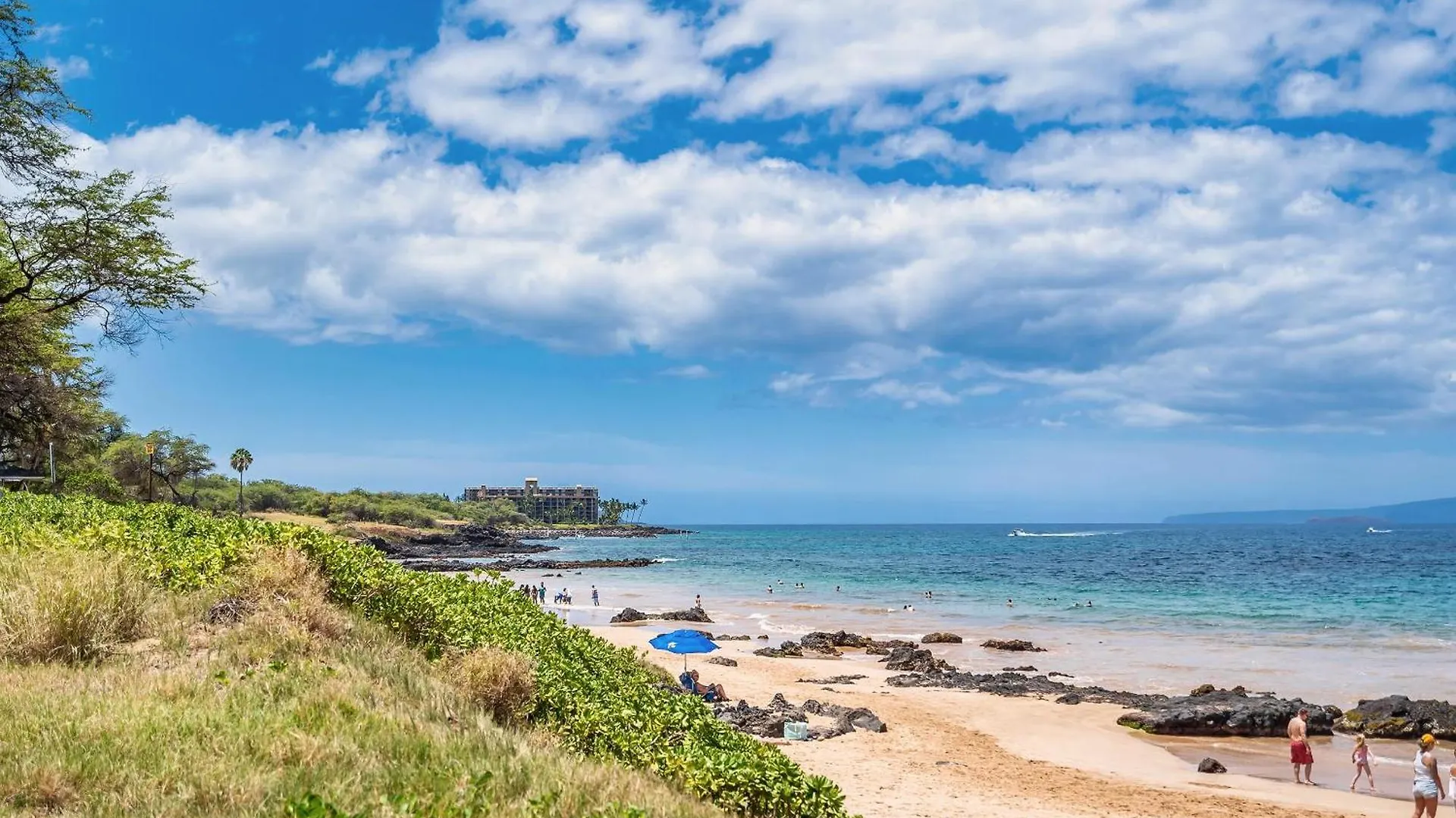 Haleakala Shores A-308 - Ocean/Mountain Views, Stylish 2Br/2Ba, Lanai, Ac, Wi-Fi Wailea  0*, Wailea (Maui) United States