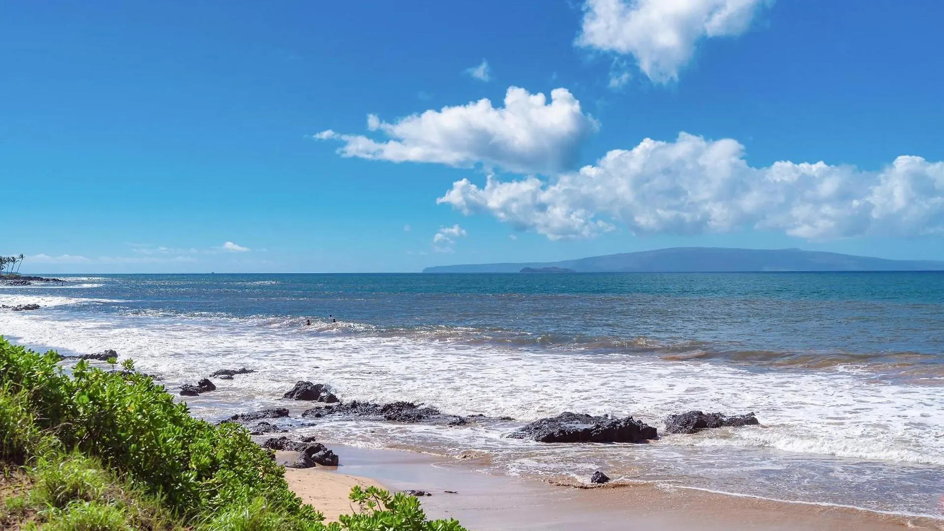 Haleakala Shores A-308 - Ocean/Mountain Views, Stylish 2Br/2Ba, Lanai, Ac, Wi-Fi Wailea  Wailea (Maui)