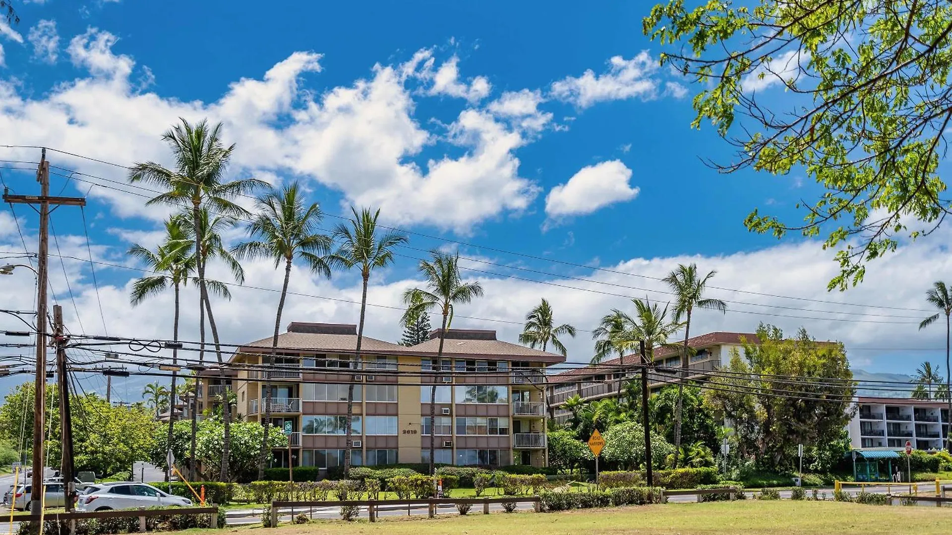 Haleakala Shores A-308 - Ocean/Mountain Views, Stylish 2Br/2Ba, Lanai, Ac, Wi-Fi Wailea  0*, Wailea (Maui)
