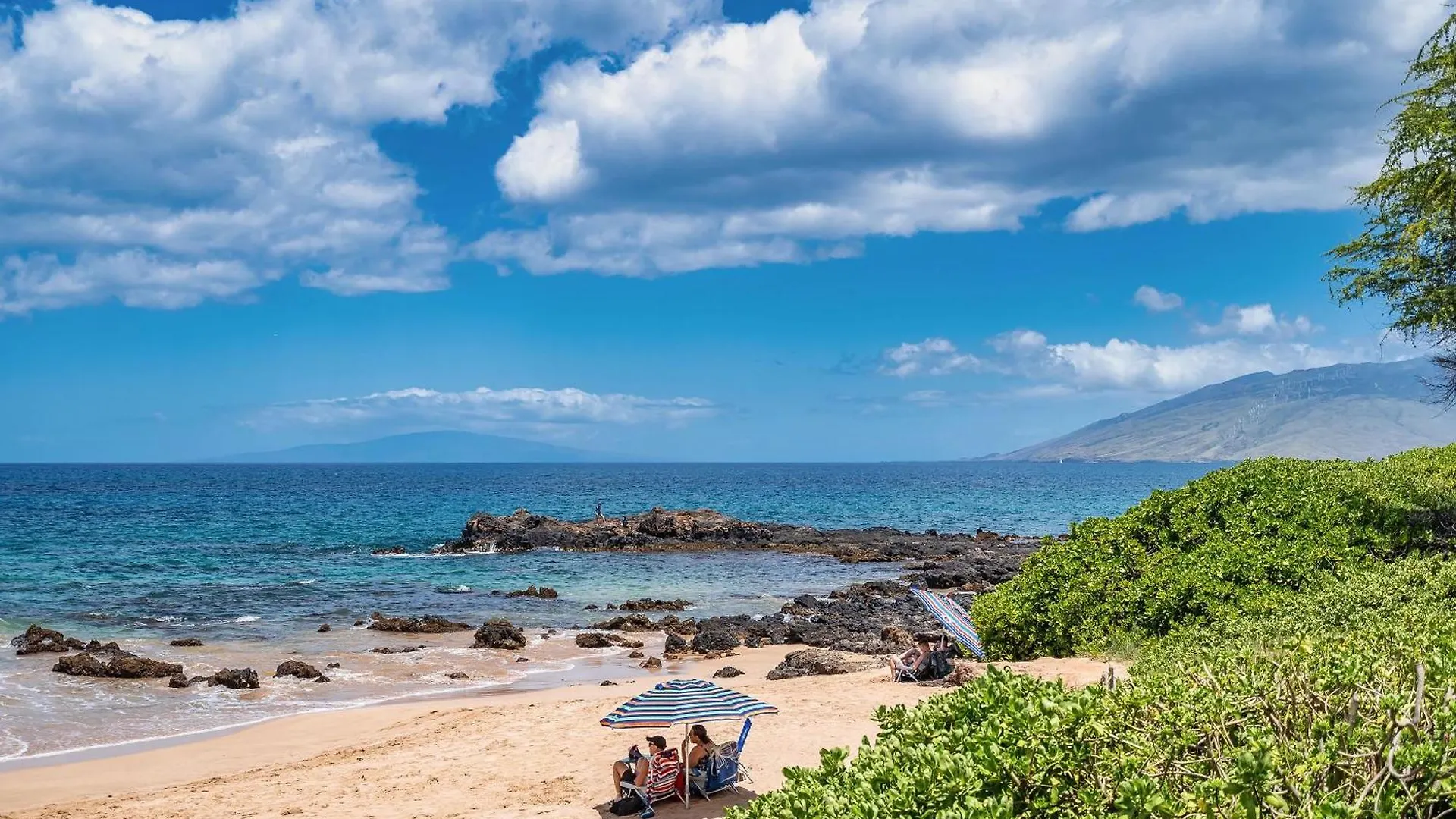 Haleakala Shores A-308 - Ocean/Mountain Views, Stylish 2Br/2Ba, Lanai, Ac, Wi-Fi Уэйлея