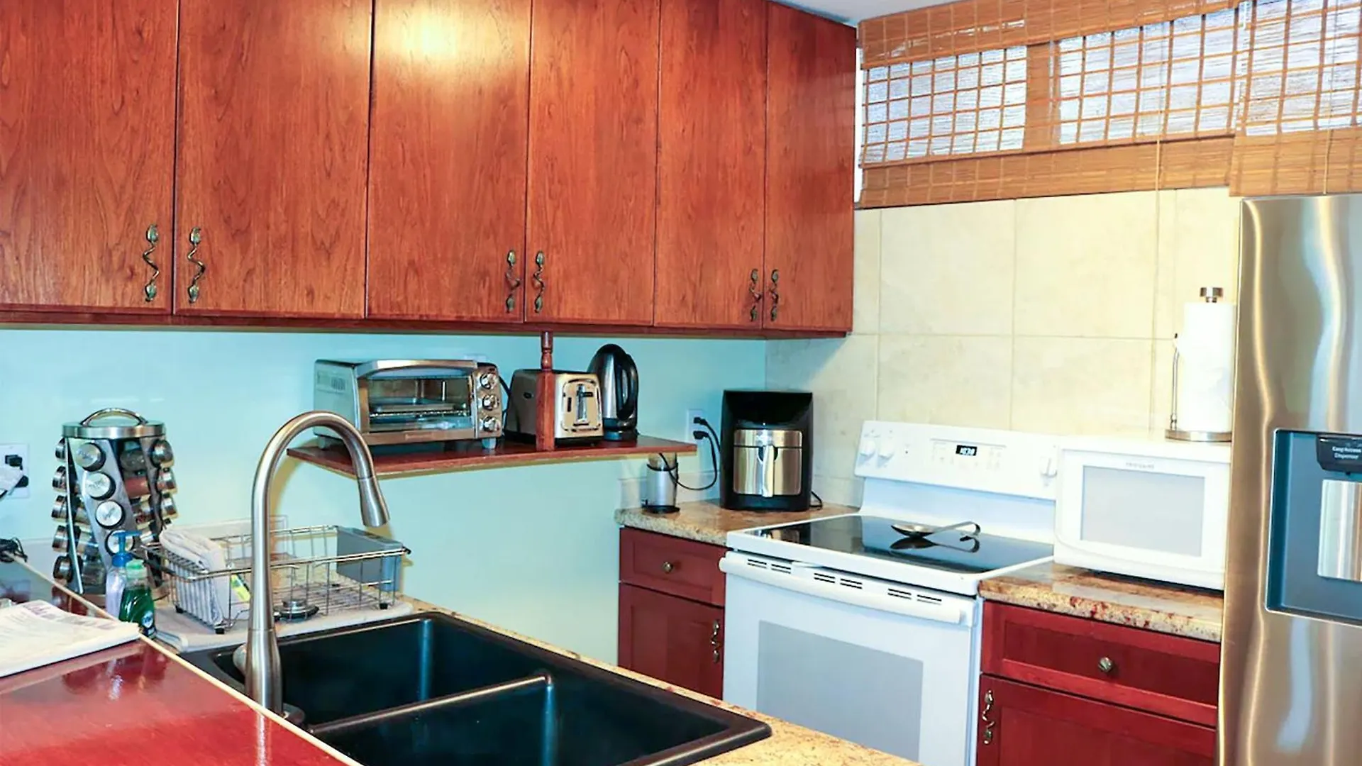 Haleakala Shores A-308 - Ocean/Mountain Views, Stylish 2Br/2Ba, Lanai, Ac, Wi-Fi Уэйлея